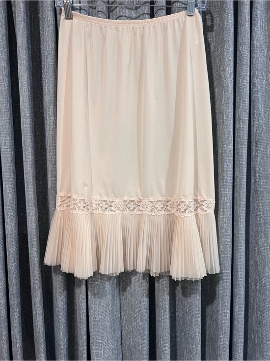 Vanity Fair Other - Vintage Vanity Fair Beige Half Slip Petticoat Lace Pleated Hem Size M/L USA Made